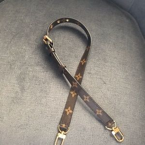 ** Louis Vuitton monogram shoulder strap**